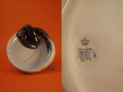 ROYAL COPENHAGEN POSACENERE IN PORCELLANA, "Aragosta"