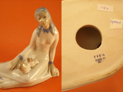 STATUINA PORCELLANA SPAGNOLA MANIFATTURA TITO "Ragazza con cucciolo"