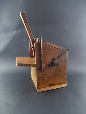 ANTICA AUTENTICA GRATTUGIA MANOVELLA CANTONI BREVETTATA E PREMIATA CON MEDAGLIE