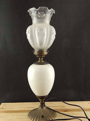 ANTICA LAMPADA O LUME DA TAVOLO PORCELLANA BIANCA OTTONE E TULIP IN VETRO