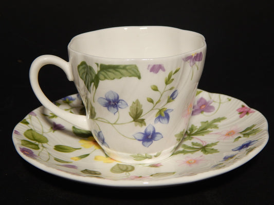 PREZIOSA PORCELLANA INGLESE TAZZA QUEEN'S FINE BONE CHINA COUNTRY MEADOWS