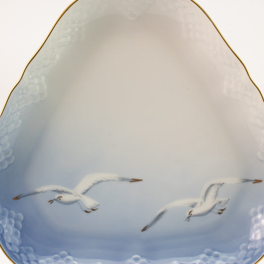 PIATTO PORTATA TRIANGOLARE PORCELLANA E ORO ZECCHINO GABBIANI BING&GRONDAHL 40