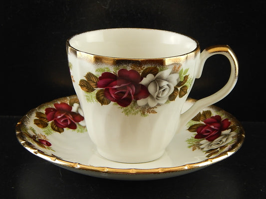 PREZIOSA PORCELLANA INGLESE AYNSLEY TAZZA TE' VINTAGE BONE CHINA COUNTRY ROSES