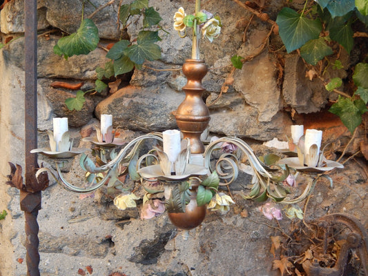 LAMPADARIO SOFFITTO ANTICO LIBERTY FOGLIE FERRO BATTUTO ROSE IN CERAMICA