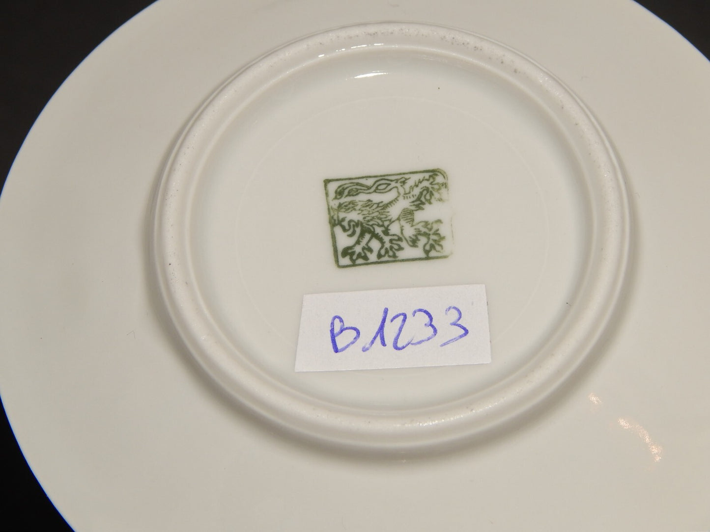 ANTICA TAZZINA CAFFÈ PORCELLANA BIANCA GHIRLANDE PICCOLE FOGLIE VERDI difetto