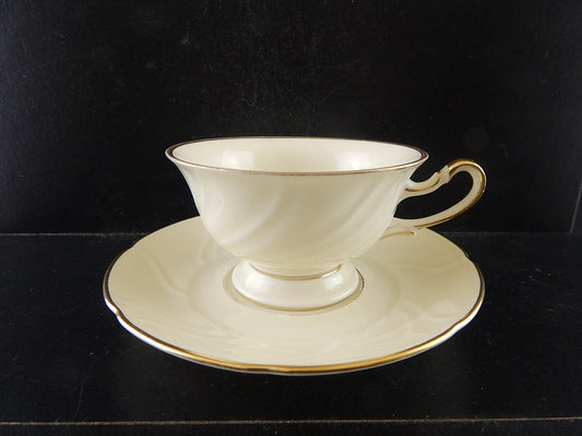 ANTICA PREZIOSA STILE ROCAILLE TAZZA DA TE' PORCELLANA ESCHENBACH BAVARIA