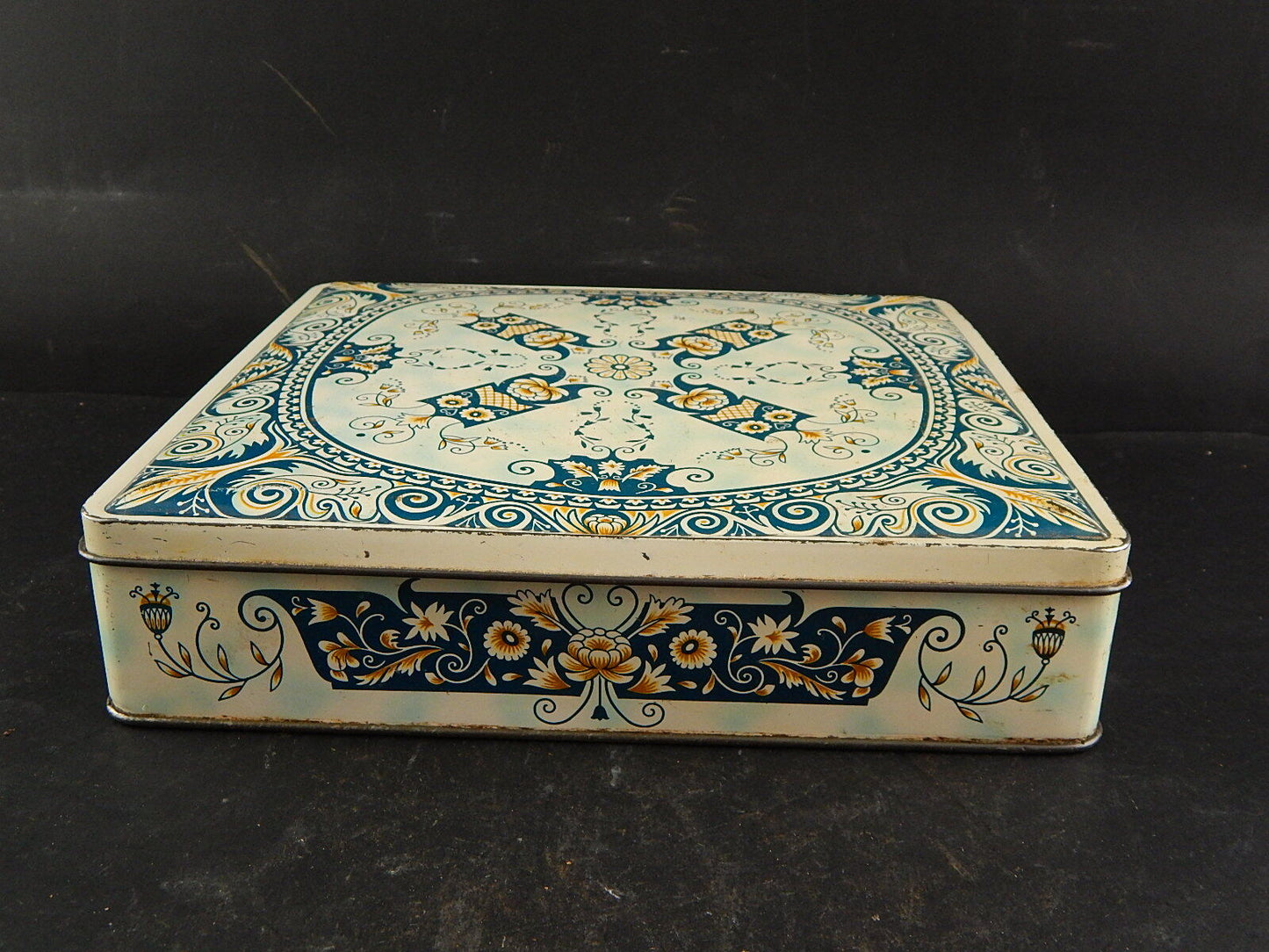 COLLEZIONE ANTICA ORIGINALE SCATOLA DI LATTA STAMPATA DECORI ARABESCHI ROUEN