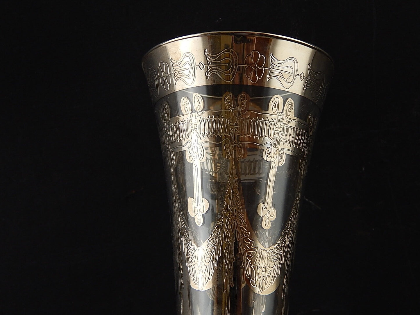 PREZIOSO VETRO D'ARTE MURANO VASO A FLUTE CON DECORO IN ARGENTO