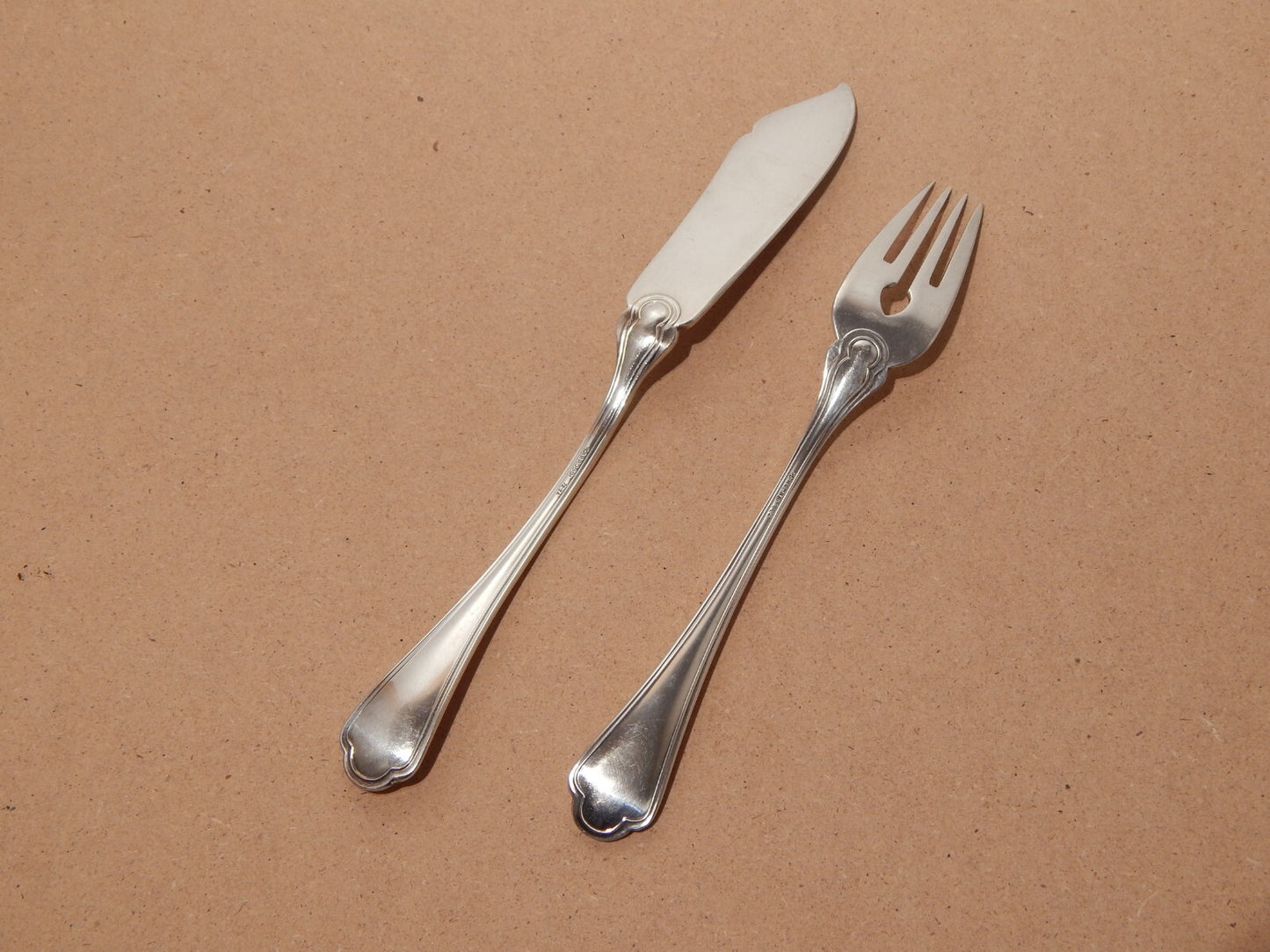 VINTAGE BROGGI MILANO SET 12 POSATE PESCE ALPACCA ARGENTATE MODELLO SERBELLONI
