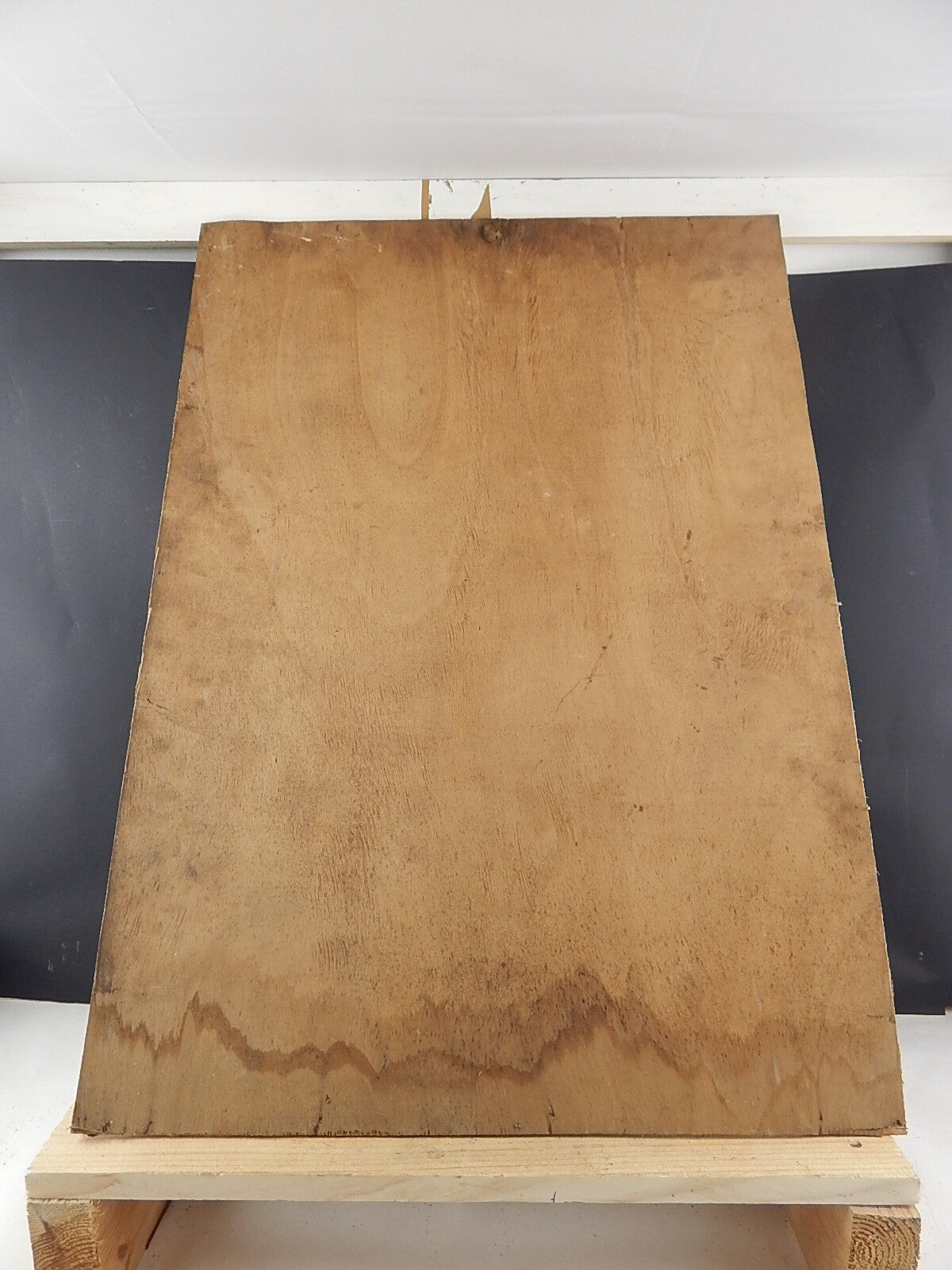 VINTAGE ORIGINALE DIPINTO SU LEGNO FIGURE CON FUCILE FIRMATO JIM 59