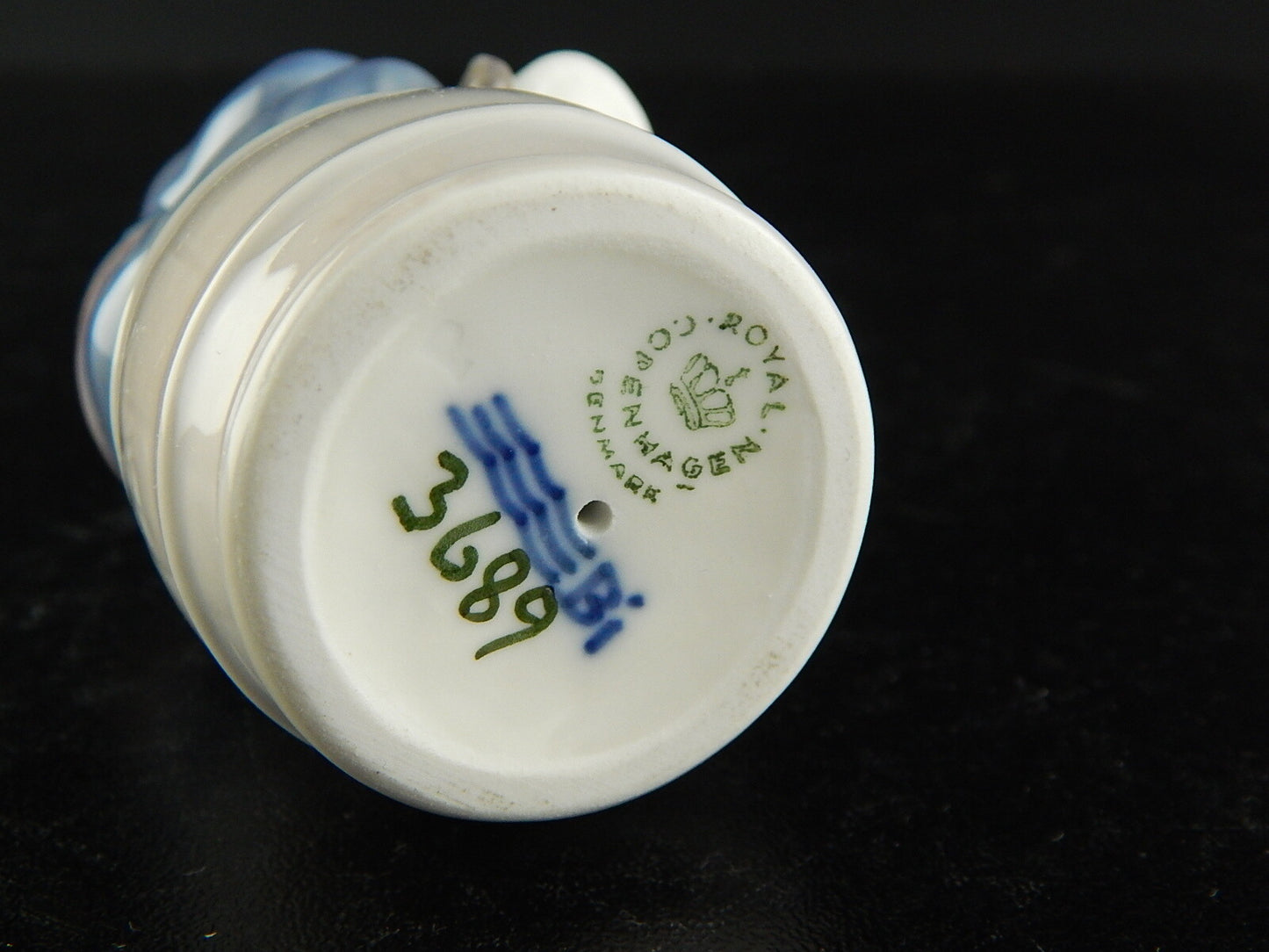 STATUINA PORCELLANA ROYAL COPENHAGEN RAGAZZO CON CORNO ORIGINALE BOY WITH HORN