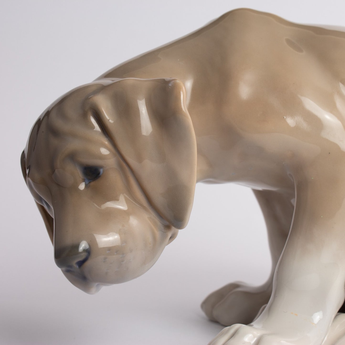 RARA STATUINA PORCELLANA ROYAL COPENHAGEN "Cucciolo di Labrador Bob" RESTAURATA