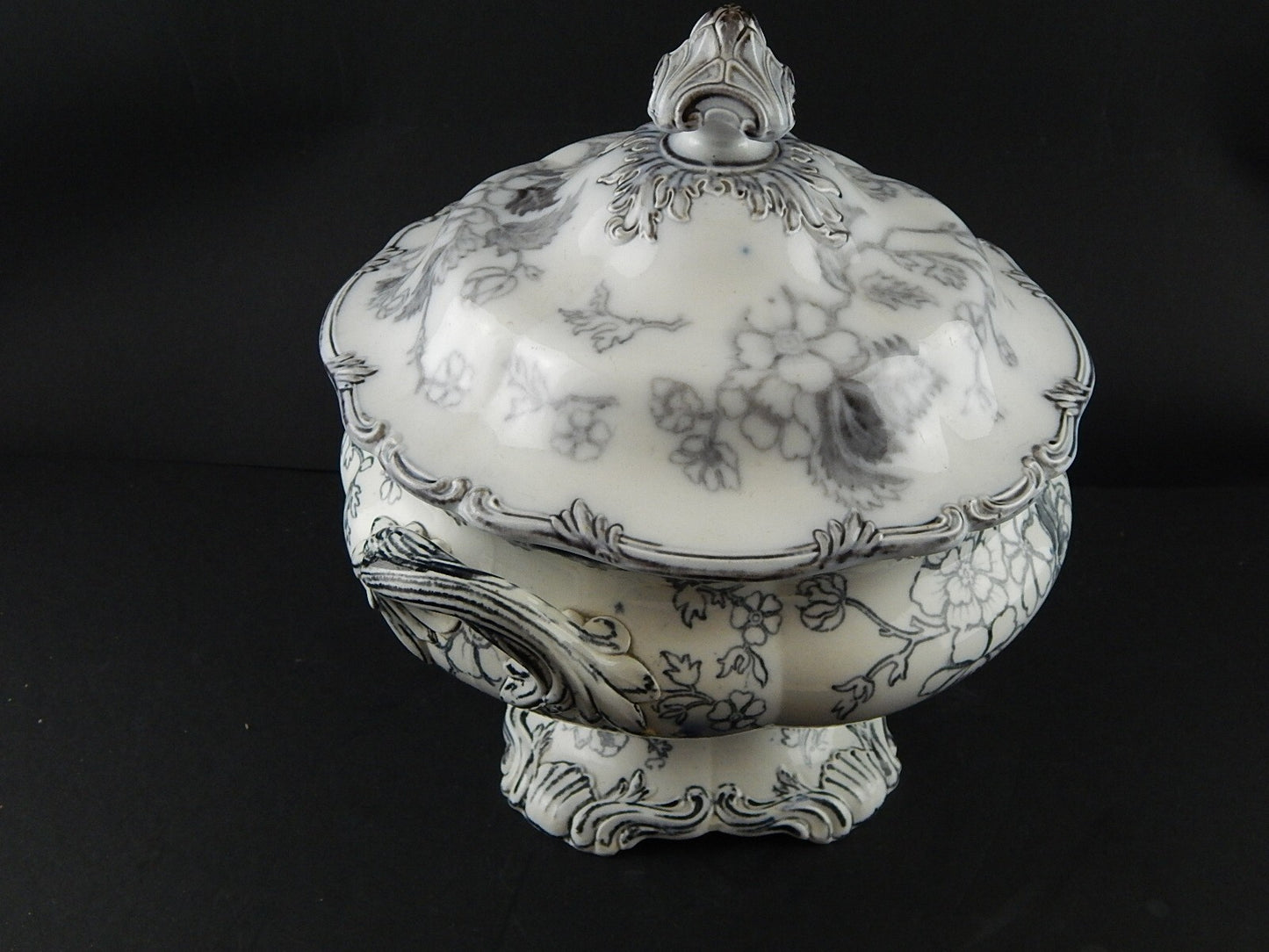 ANTICA RARA ZUPPIERA CENTROTAVOLA PORCELLANA VITTORIANA META' 800 DECORO A MANO