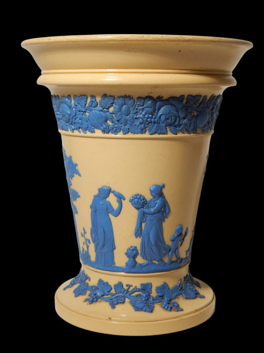 WEDGWOOD ANTICO VASO CERAMICA CREMA CON BASSORILIEVO CLASSICO IN JASPER AZZURRO