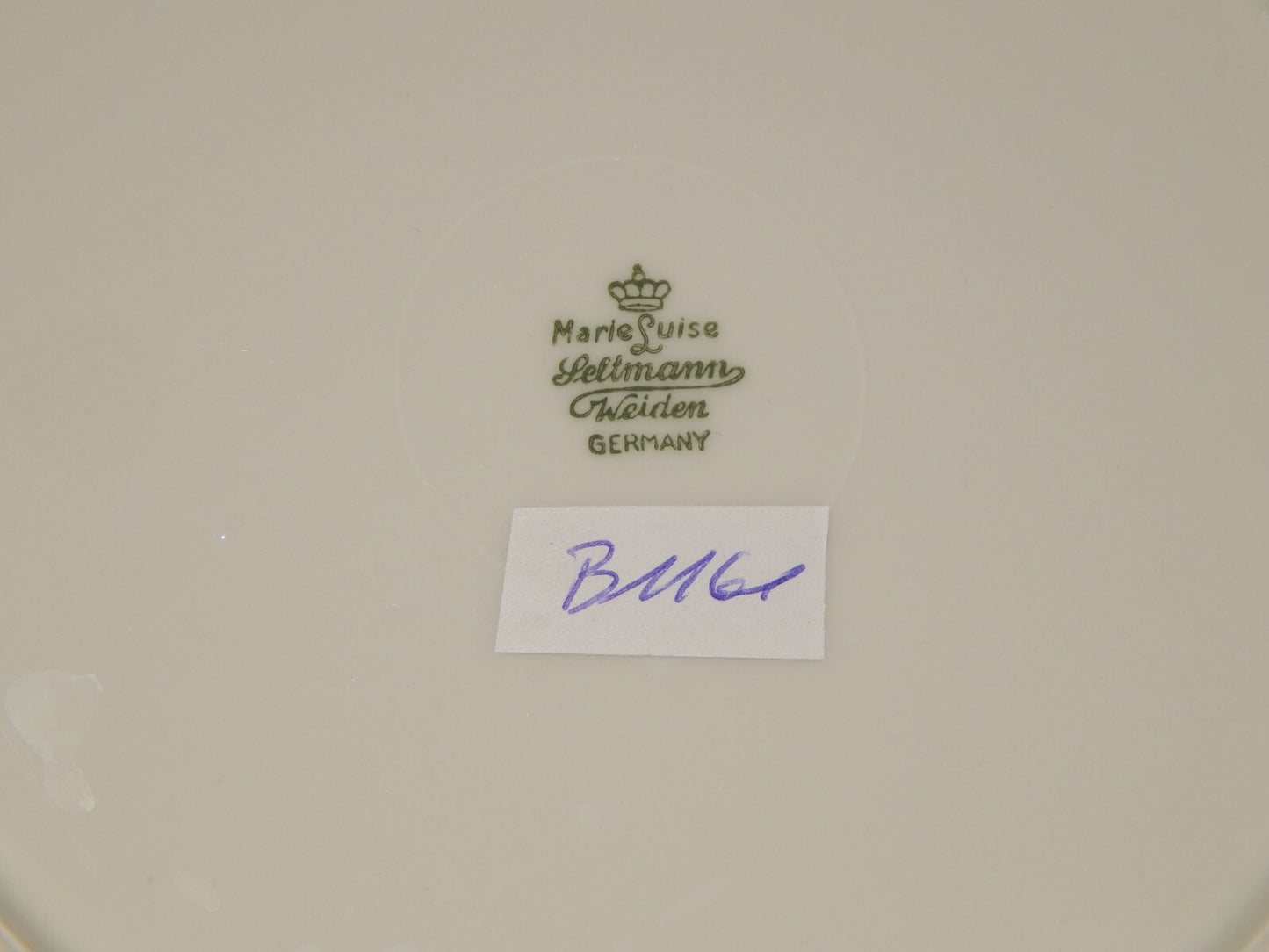 ANTICO VASSOIO ROTONDO FONDO PORCELLANA BIANCA SELTMANN W. BAVARIA MARIE LUISE