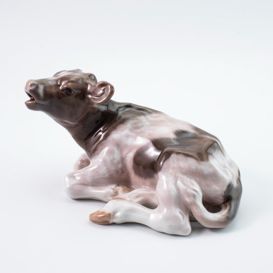 STATUINA PORCELLANA ROYAL COPENHAGEN "Vitello Sdraiato" COD 1072 CM 10x17x11