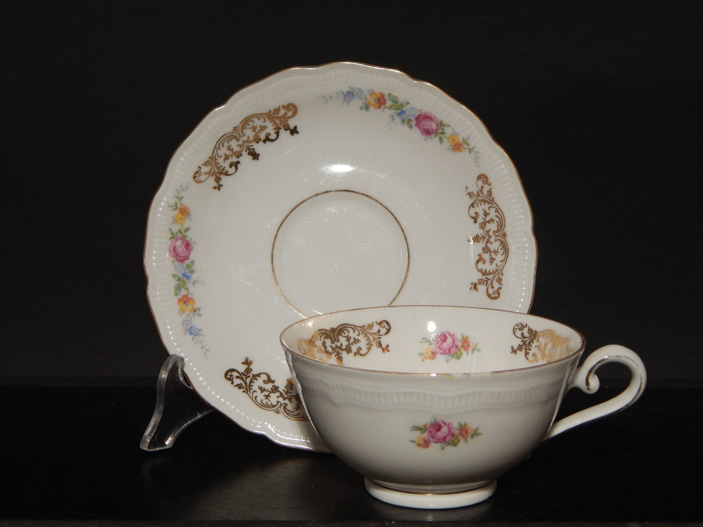 ANTICA TAZZA TE' PORCELLANA BIANCA ARABESCHI BAVARIA SELTMANN RENATE DIFETTO