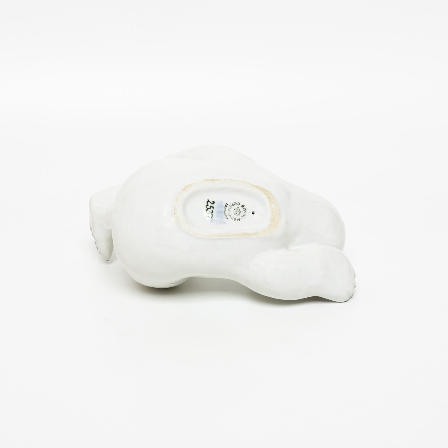 STATUINA PORCELLANA ROYAL COPENHAGEN "Cucciolo Orso Polare" COD 2537 CM 11x16x9