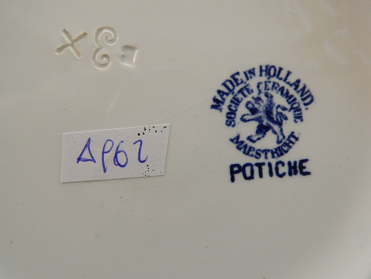 ANTICO PIATTO FONDO SOCIETA' CERAMICA MAESTRICHT MADE IN HOLLAND DECORO POTICHE