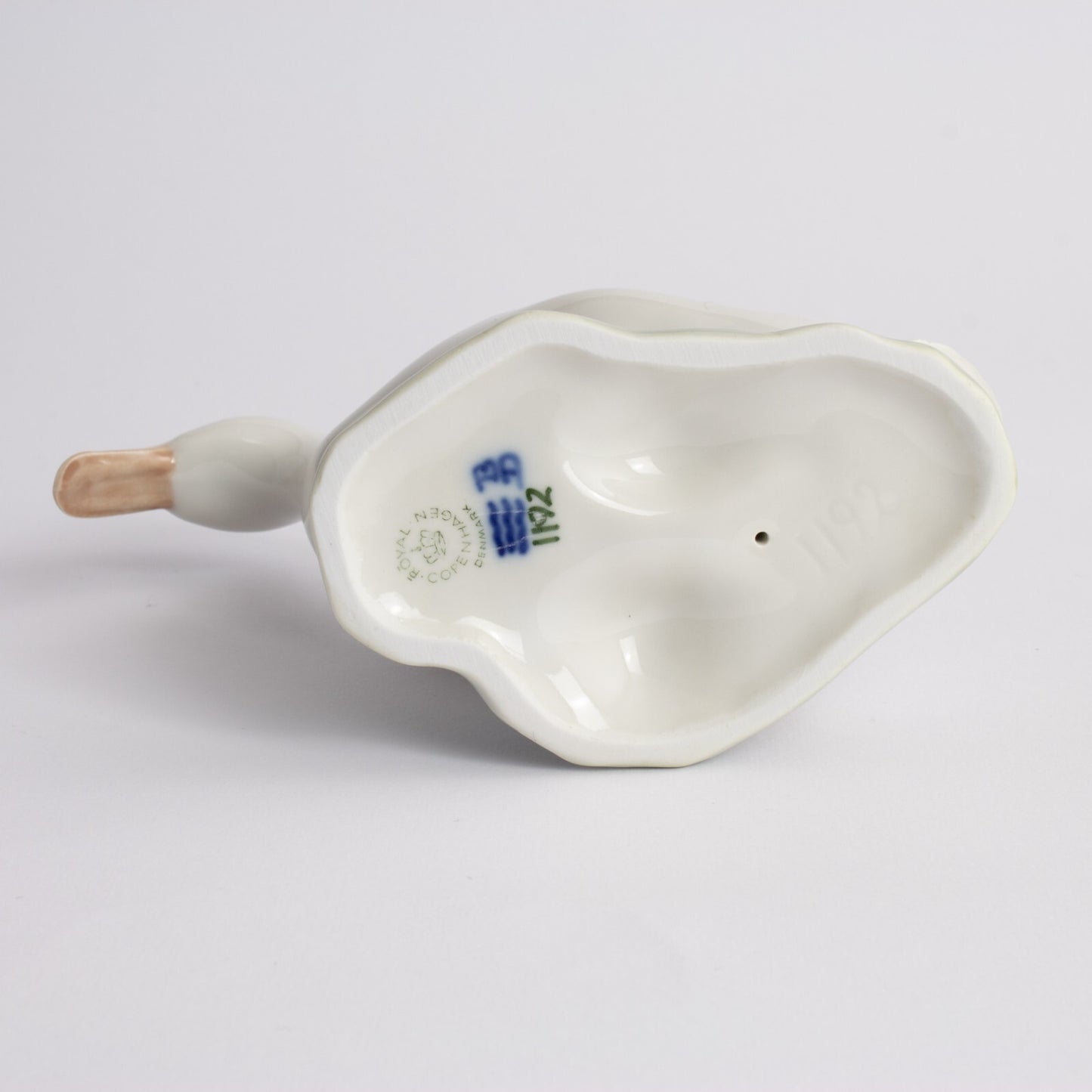 STATUINA PORCELLANA ROYAL COPENHAGEN "Papera" 1192 ORIGINALE HANDMADE DIFETTO