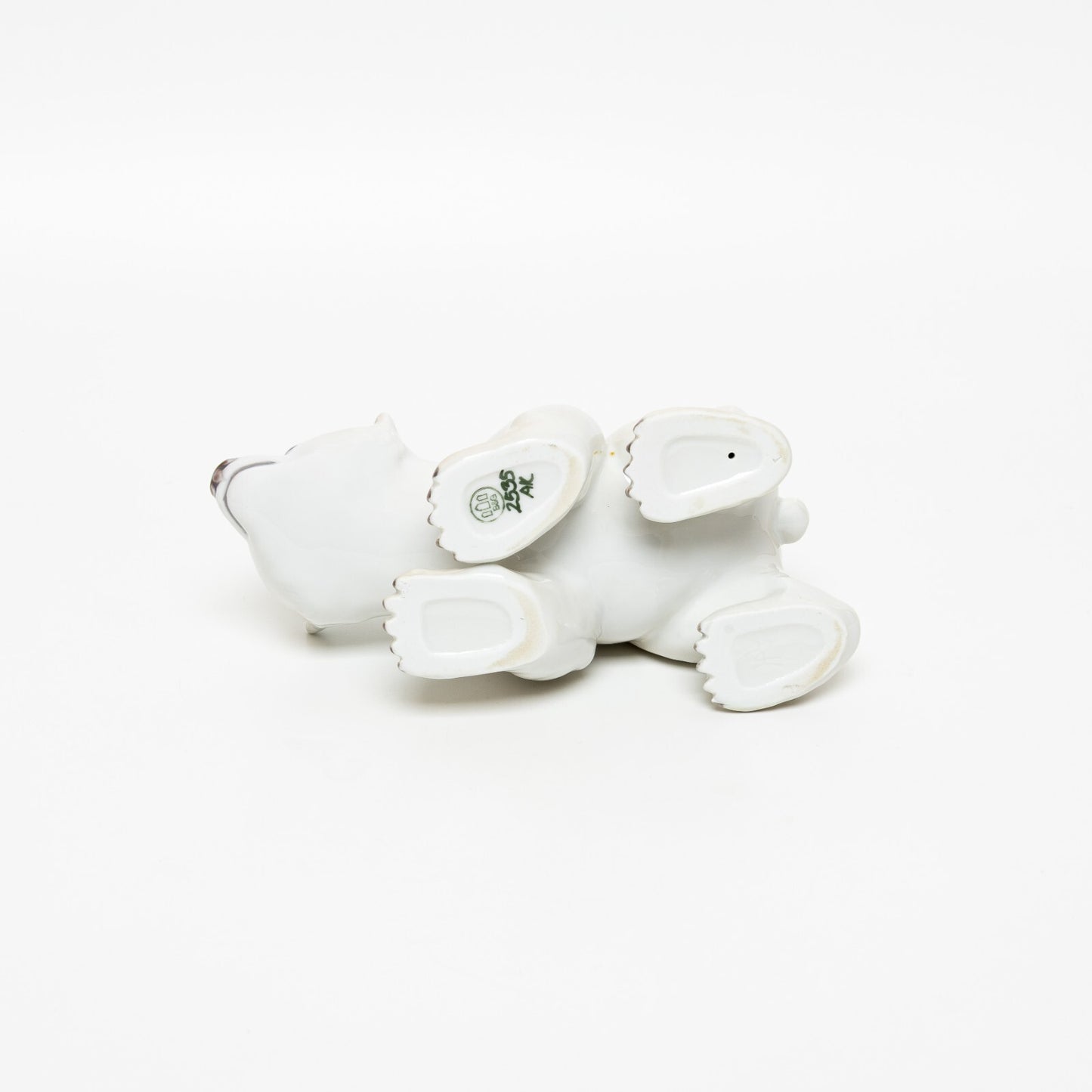 STATUINA PORCELLANA ROYAL COPENHAGEN BING&GRONDAHL "Cucciolo Orso Polare" 9x17x8