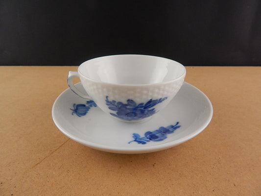 ROYAL COPENHAGEN PORCELLANA BLUE FLOWER TEA CUP SAUCER TAZZA TÈ DIPINTA MANO #1