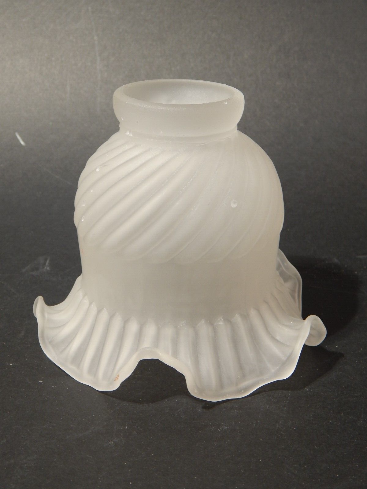 ANTICO LIBERTY TULIP PARALUME IN VETRO SATINATO PER APPLIQUE O LAMPADA B1057