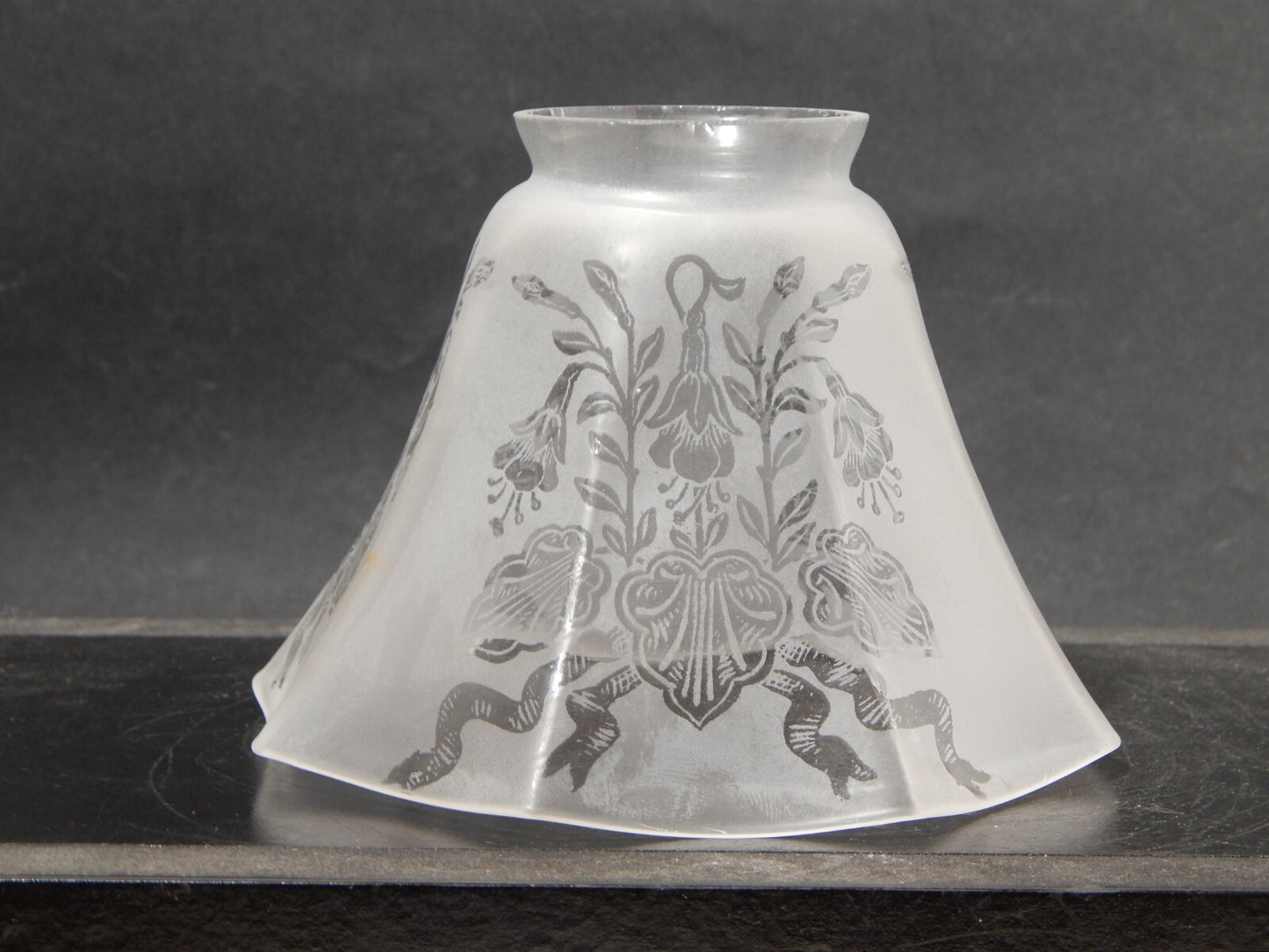 ANTICO ART NOUVEAU LIBERTY TULIP PARALUME VETRO DECORATO PER APPLIQUE O LAMPADA