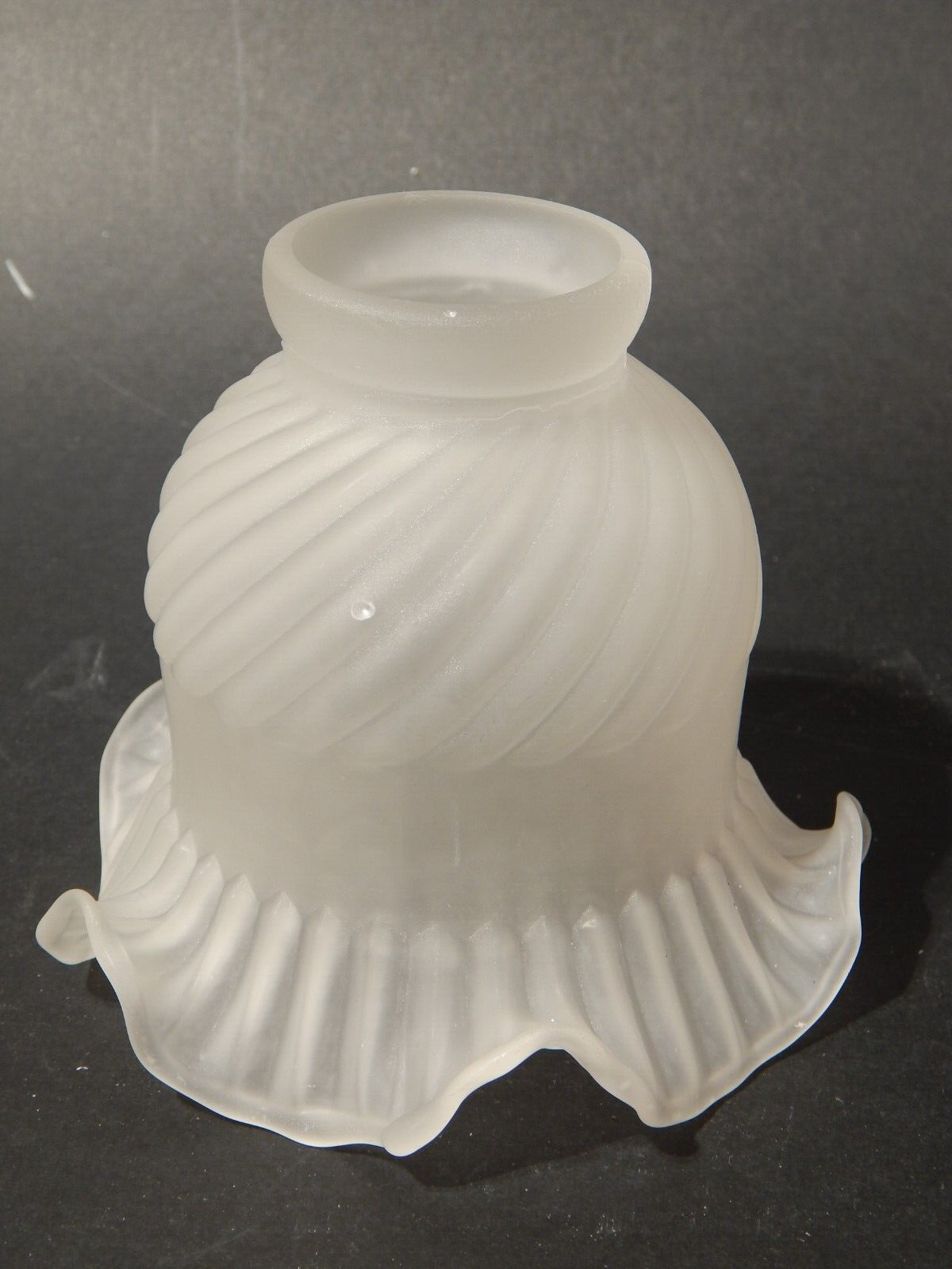 ANTICO LIBERTY TULIP PARALUME IN VETRO SATINATO PER APPLIQUE O LAMPADA B1057
