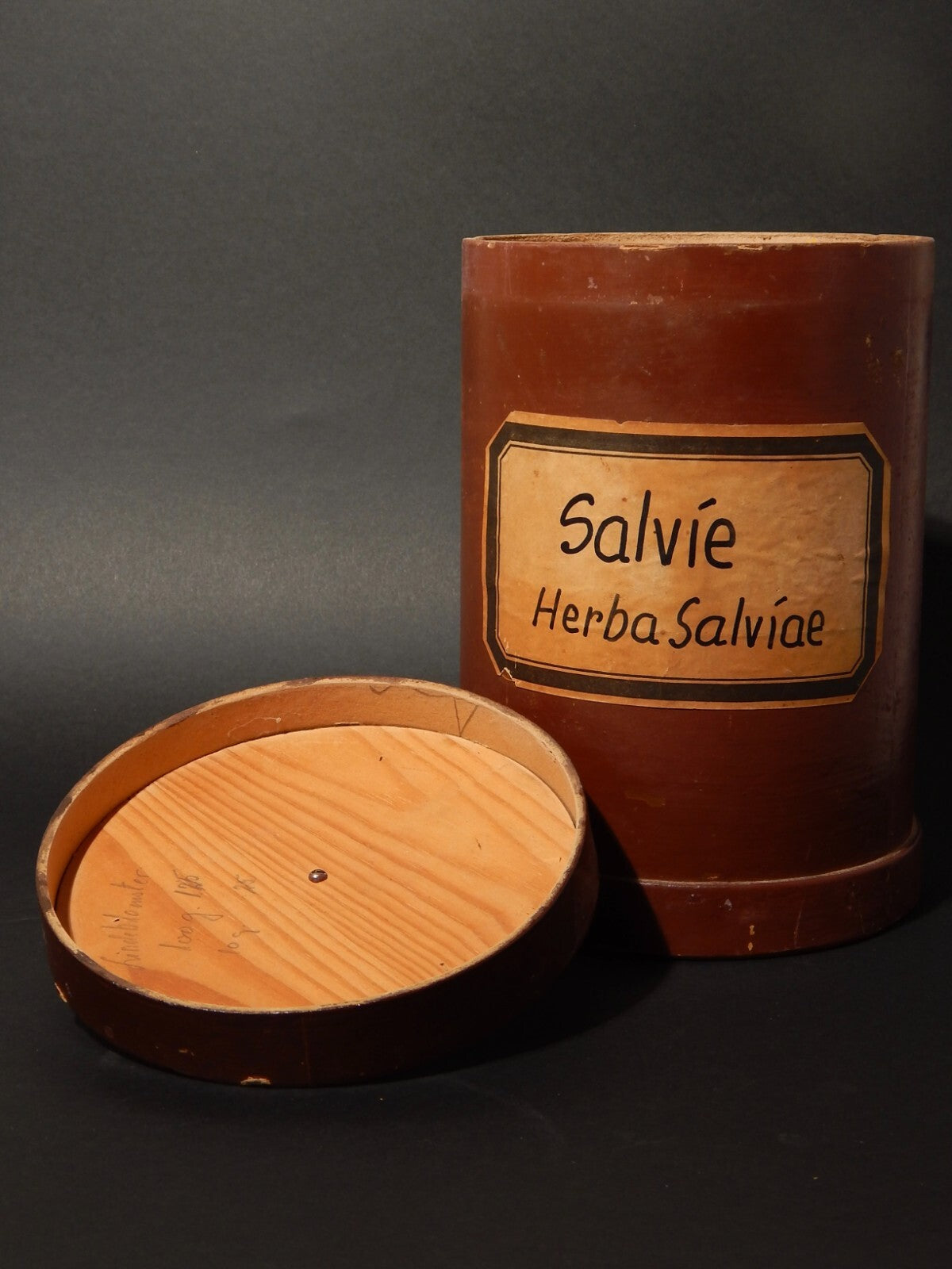 ANTICA SCATOLA CILINDRICA CARTONATA E LEGNO FARMACIA SPEZIALE ETICHETTA SALVIE