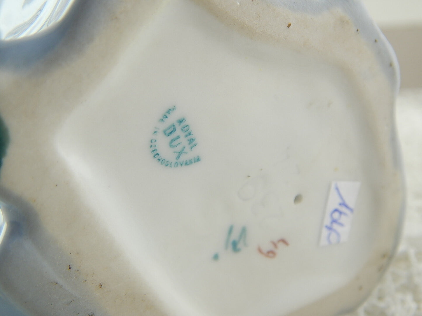 ANTICA RARA SCULTURA PORCELLANA ROYAL DUX BOHEMIA STATUINA SIGNORA CON SPECCHIO