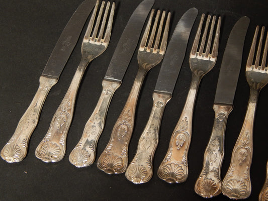 VINTAGE SET 12 POSATE ARGENTATE IN STILE ROCAILLE CON DECORO A CONCHIGLIA