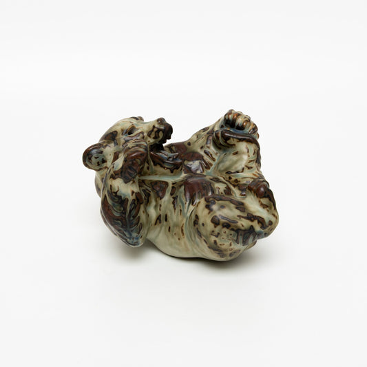 STATUINA PORCELLANA ROYAL COPENHAGEN "Orso sulla Schiena" COD 20271 CM 10x14x13