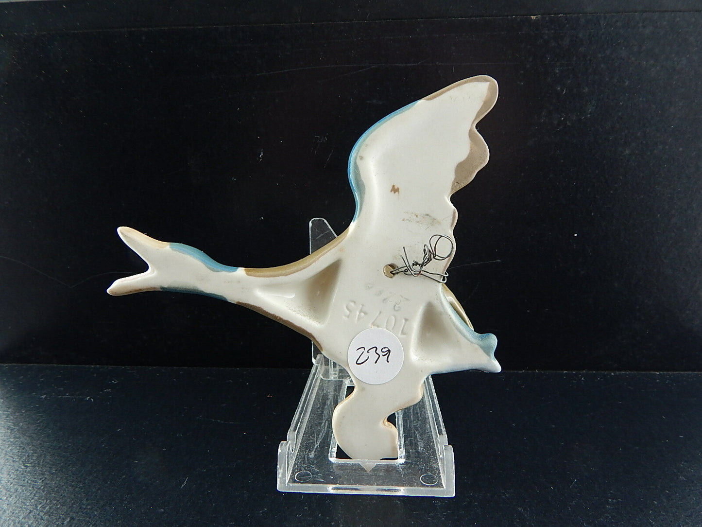 PORCELLANA ROYAL DUX ANTICA ANNI ‘30 STATUINA ANATRA DIPINTA A MANO DA APPENDERE