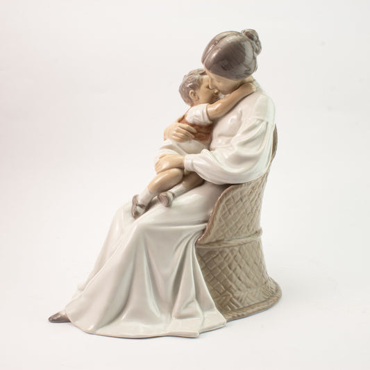 STATUINA GRANDE PORCELLANA ROYAL COPENHAGEN BING&GRONDAHL "Amore di Mamma" 1552