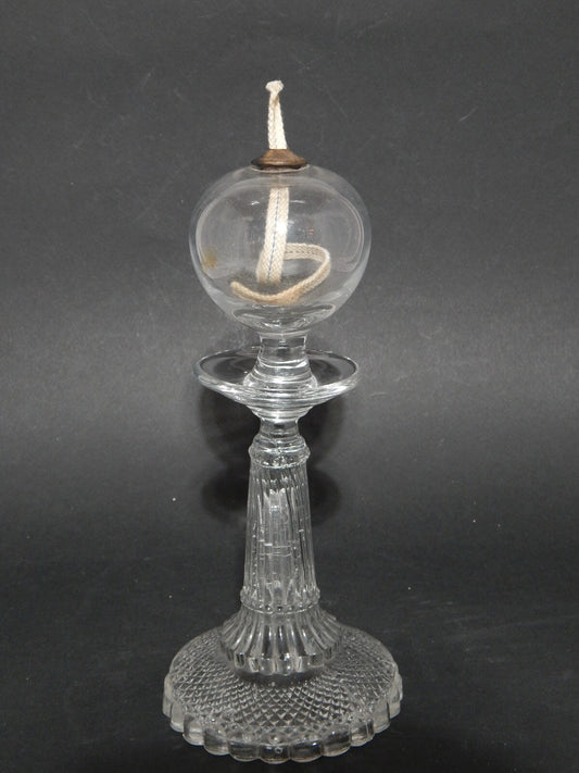 ANTICA LAMPADA LUME OLIO PETROLIO VETRO SOFFIATO E PRESSATO META' 800 MERLETTAIA