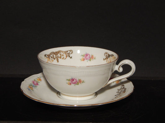 ANTICA TAZZA TE' PORCELLANA BIANCA ARABESCHI BAVARIA SELTMANN RENATE DIFETTO