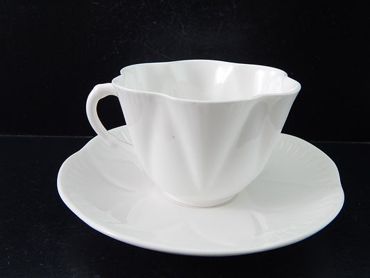 ANTICA PORCELLANA BIANCA TAZZA TE' FINE BONE CHINA SHELLEY MADE IN ENGLAND #