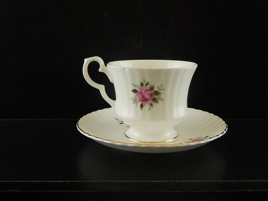 PREZIOSA PORCELLANA INGLESE ROYAL WINDSOR TAZZA VINTAGE BONE CHINA ROSE
