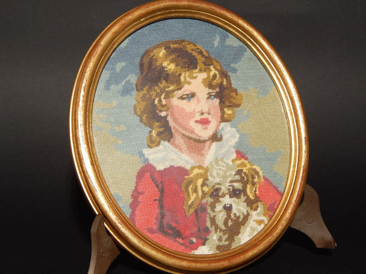 VINTAGE PICCOLO PUNTO RICAMO A MANO CON CORNICE ORO METÀ 1900 BIMBO CON CANE