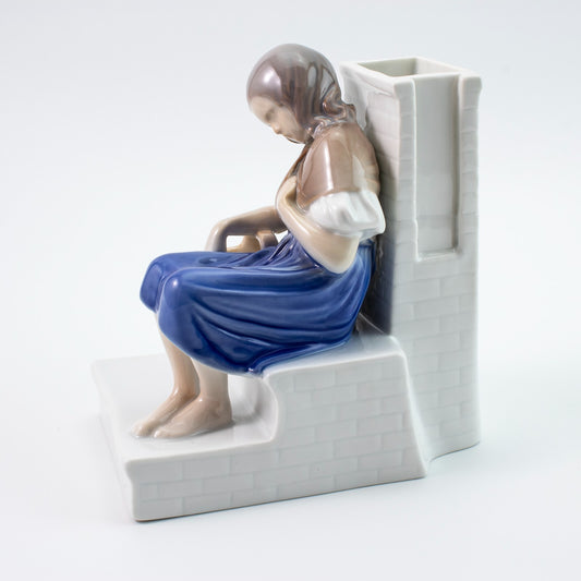 STATUINA PORCELLANA ROYAL COPENHAGEN BING&GRONDAHL "La Piccola Fiammiferaia"