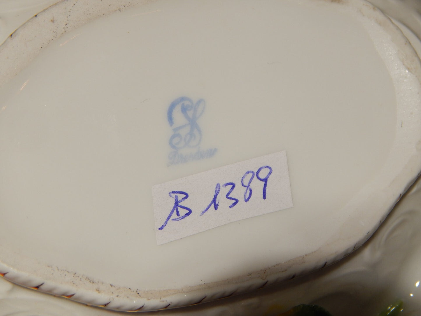 ANTICO PREZIOSO PUTTO CON CIOTOLA PORCELLANA DRESDEN CARL THIEME PRIMO 900