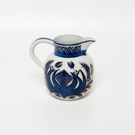 Brocca Tenera Fajance 434/3143 di Berte Jessen Royal Copenhagen, ceramica danese da collezione