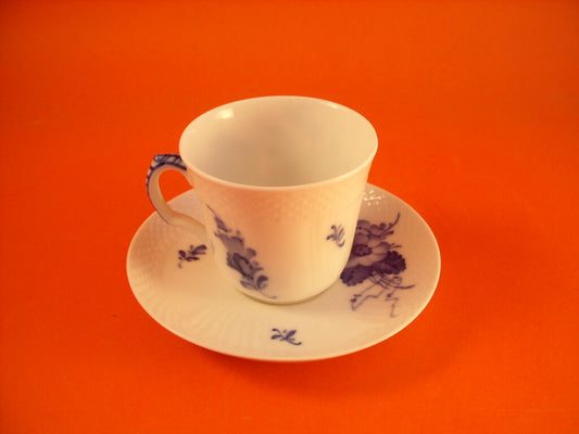 Decoro floreale blu cobalto dipinto a mano sotto smalto, collezione Blue Flower Curved, 8cm