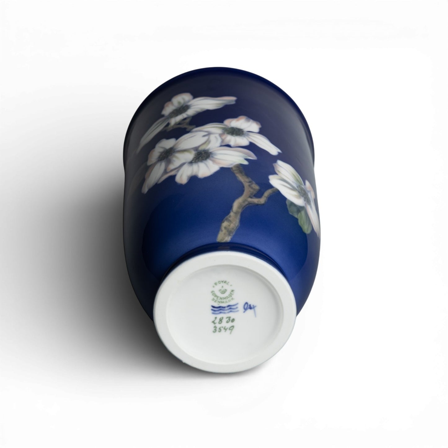 Royal Copenhagen Vaso "Fiore Bianco Sfondo Blu" cod 2830-3549 porcellana pregiata, cm 23