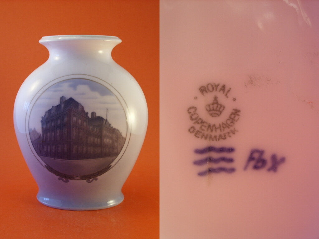 Royal Copenhagen Vaso in "Palazzo Anatra" decorazione porcellana da collezione, cm 23