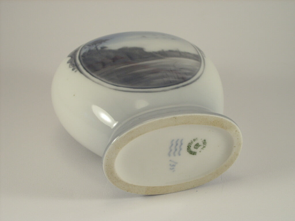 Royal Copenhagen porcellana Vaso in "Rundskuedag 1922" cod 135 d'antiquariato, cm 15
