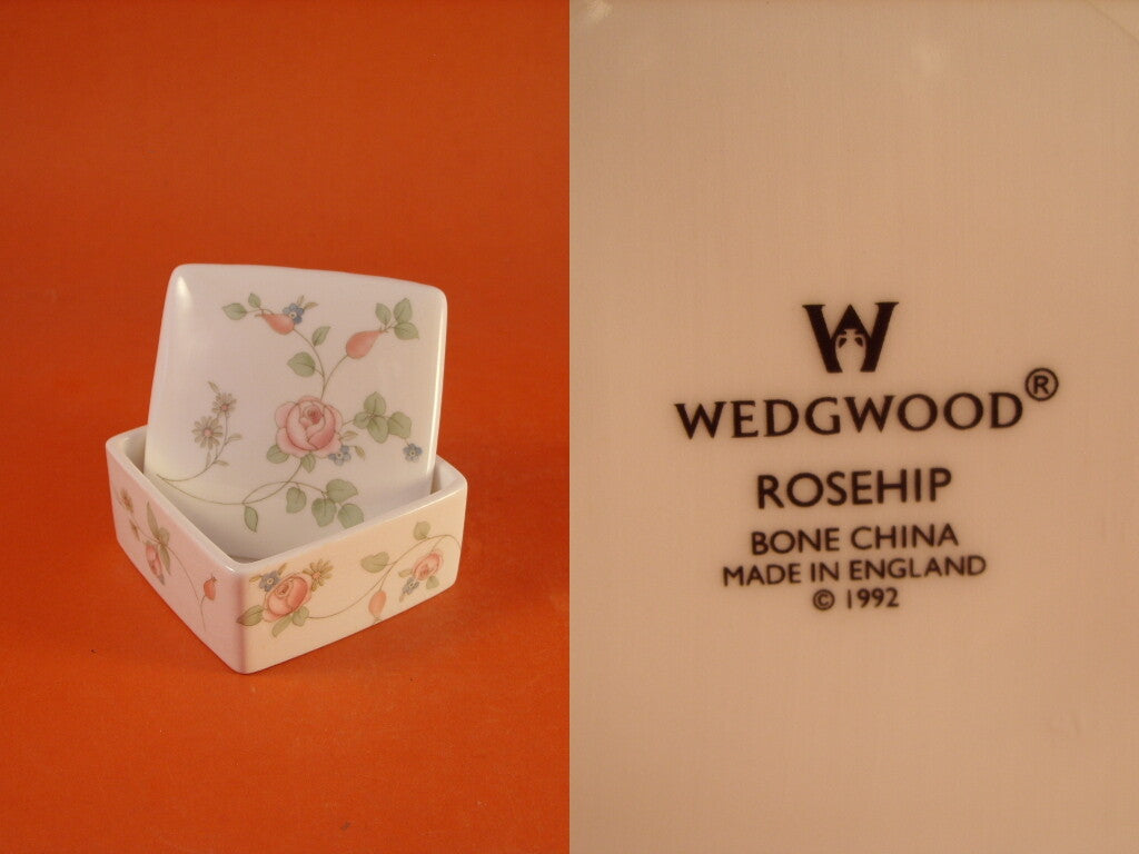 Scatola portabombons Wedgwood decoro Rosehip in porcellana inglese