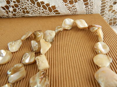 VINTAGE RARA LUNGA COLLANA SCARAMAZZE NATURALI MADREPERLA Circonferenza 125 cm.