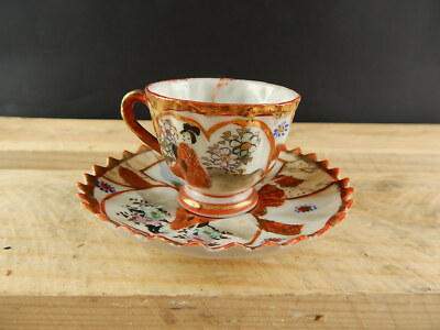 ANTICO SET PICCOLA TAZZA E PIATTINO PORCELLANA GIAPPONESE DIPINTO A MANO GEISHA